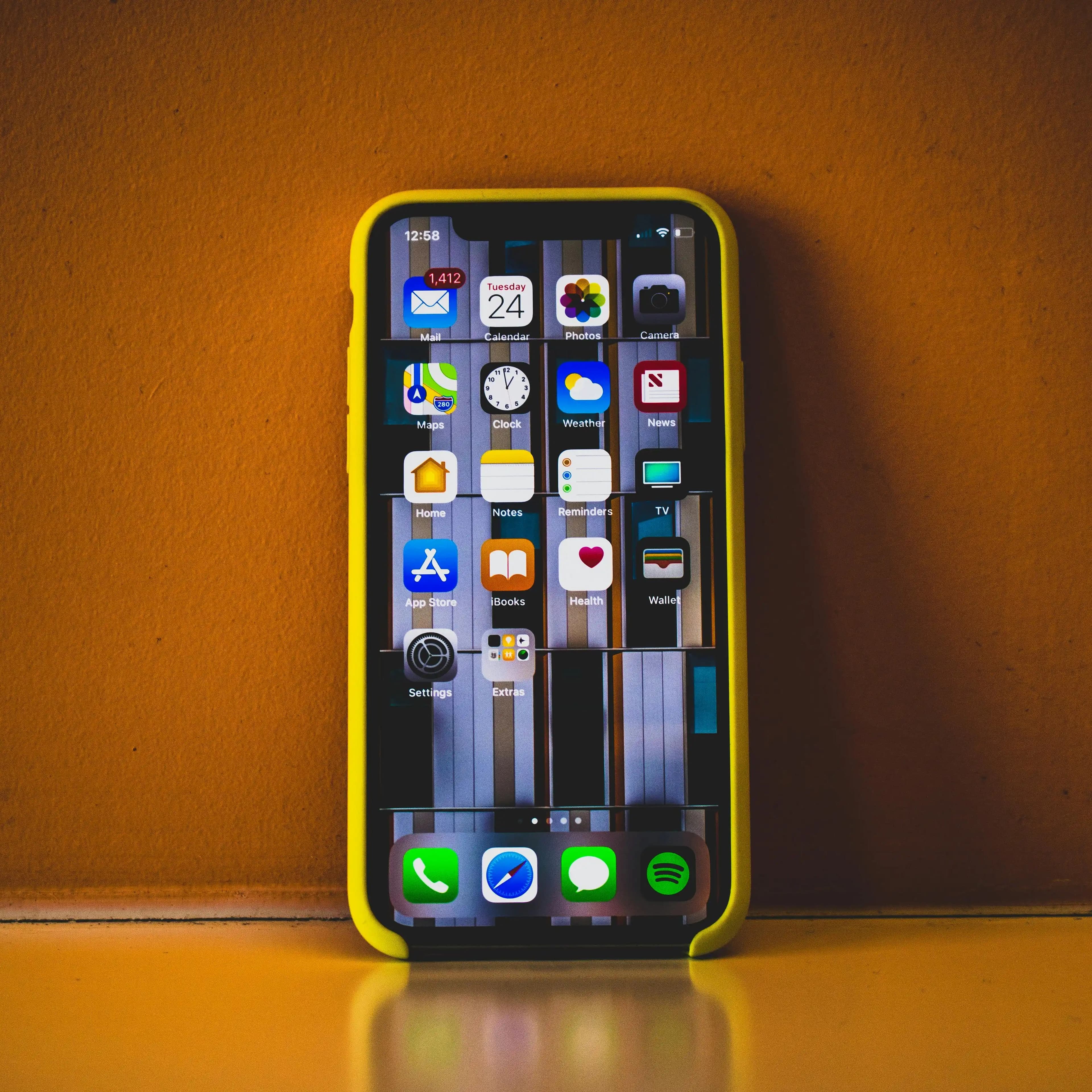 لوگوی فروشگاه موبایل چشمک | mobail cheshmak