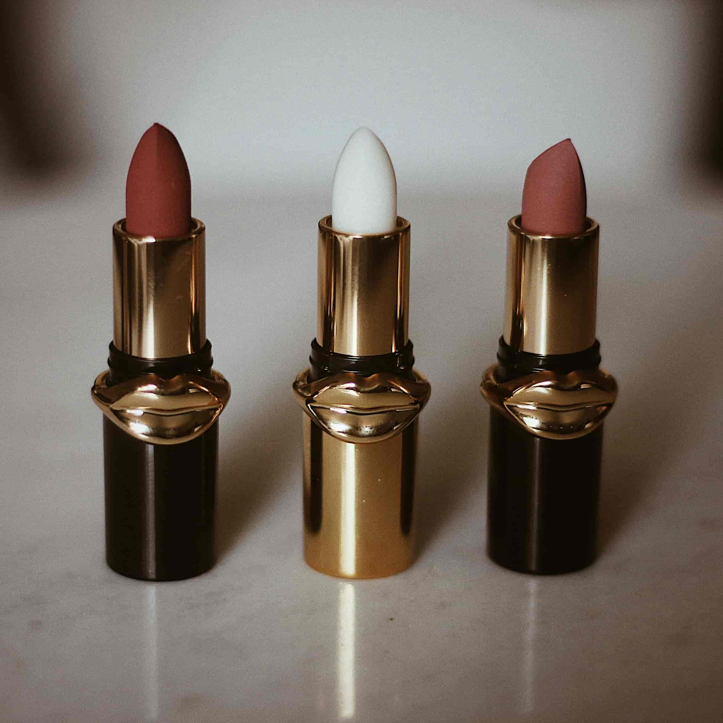 لوگوی فروشگاه لوازم ارایشی و بهداشتی بابک | اشرفی