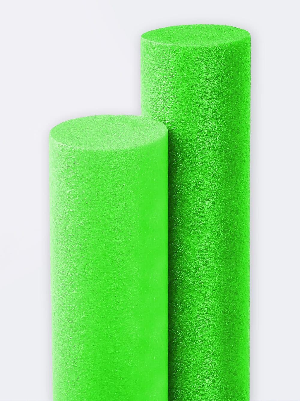 نودل استخر فومی مناسب برای آموزش شنا در استخر سبز رنگ