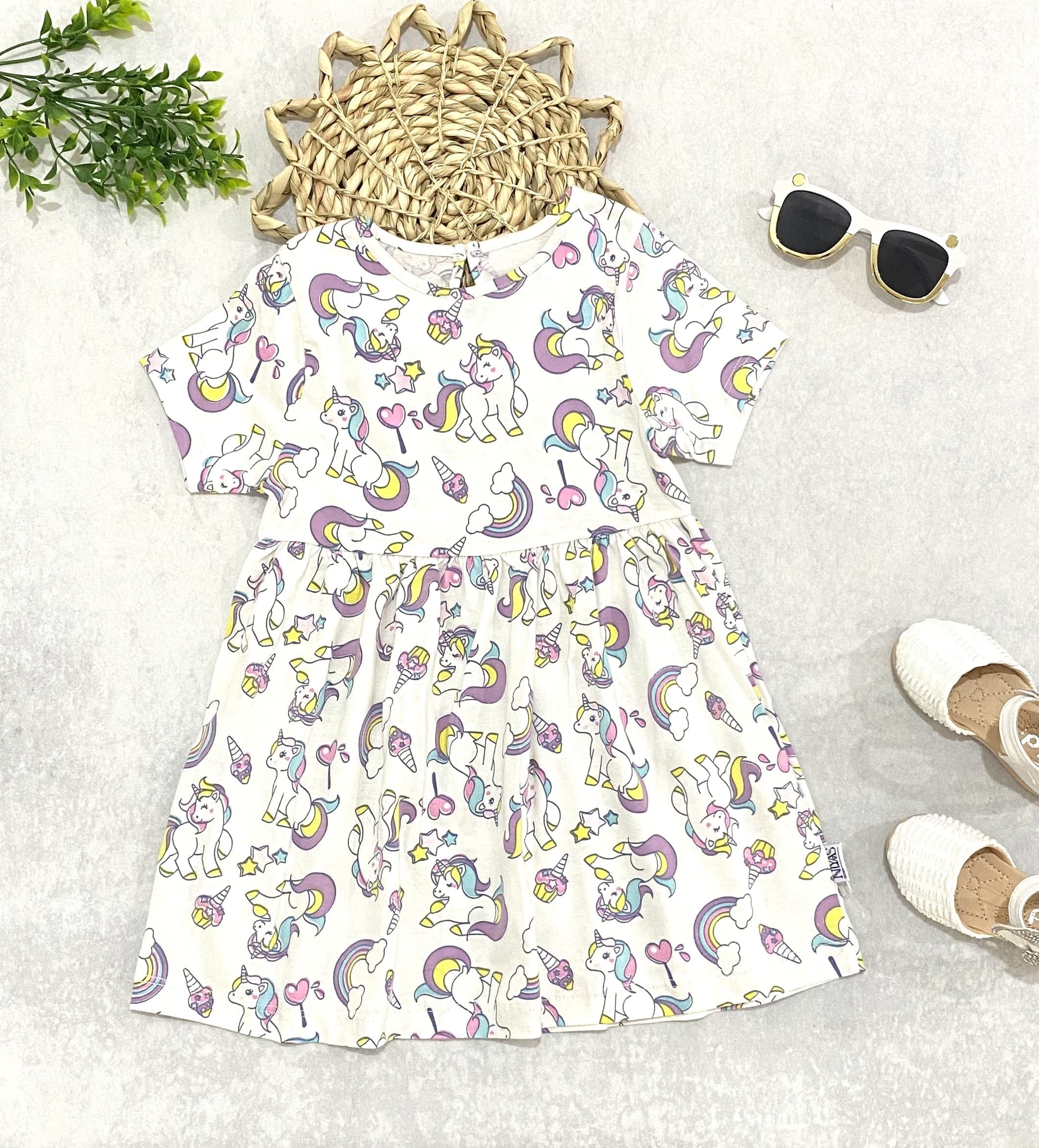 پیراهن یونیکورن زمینه شیری