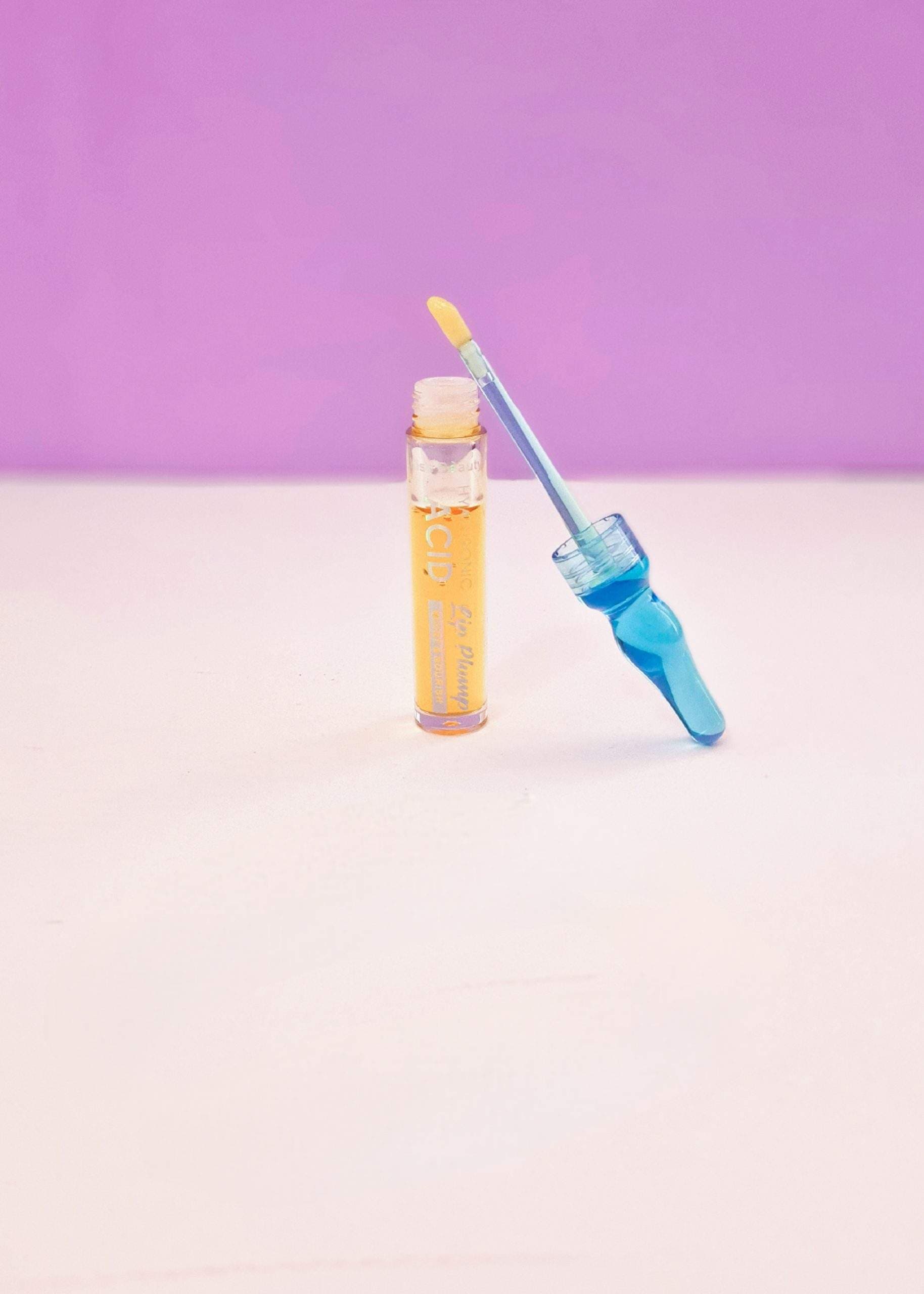 براق کننده و حجم دهنده لب کاریته طرح آمپولی