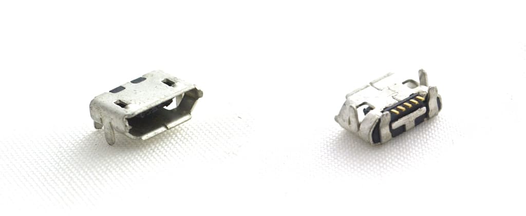 سوکت شارژ شماره ۲۸(Y320)