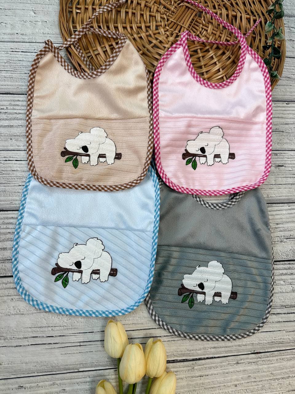 پیشبند مخمل نیمه کبریتی طرح کوالا نوزادی و کودک کد 49007