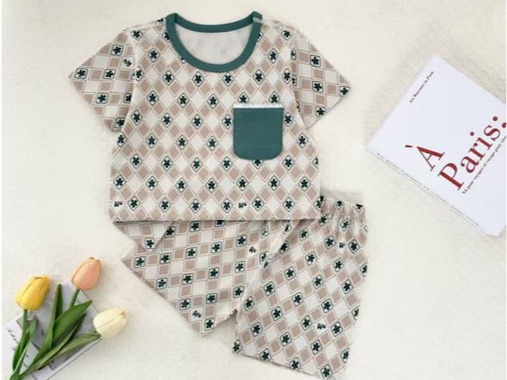 تیشرت و شلوارک راحتی طرح لوزی