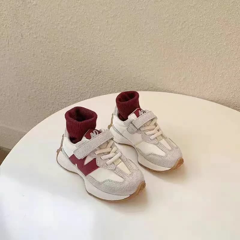 کتونی بچه گانه کد 2713