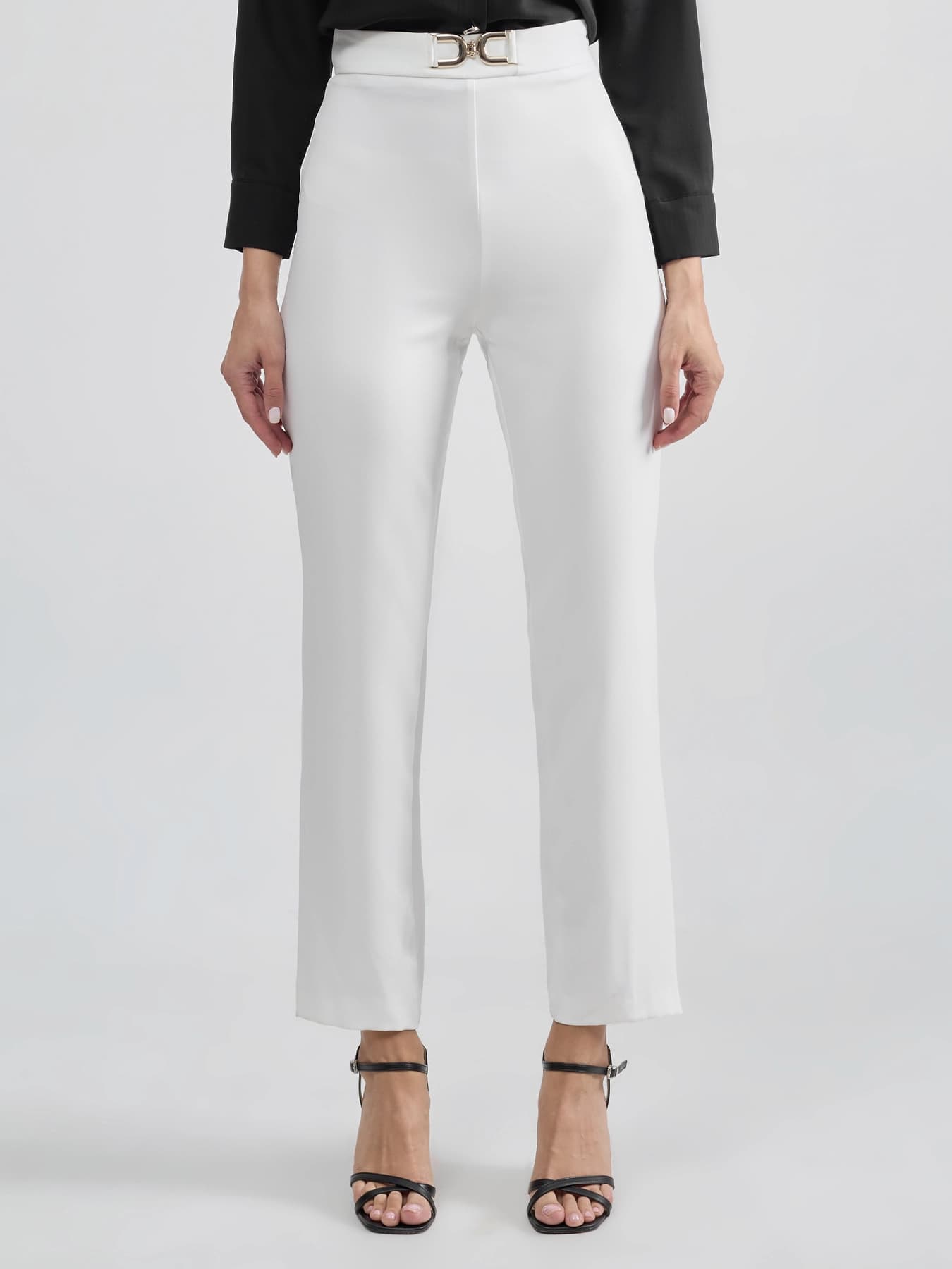 شلوار زنانه راسته سفید سگک طلایی