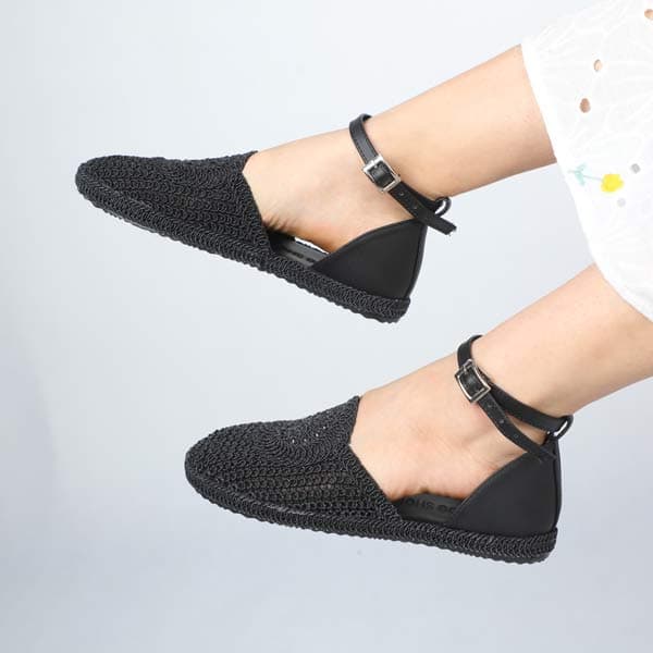 صندل زنانه تابستانی نگین دار مشکی مدل کیانا