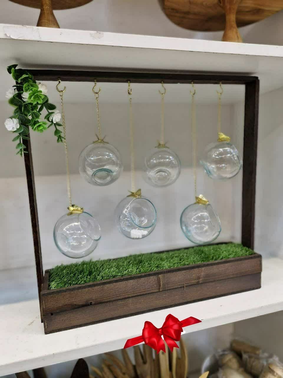 هفتسین آویز چوبی . هفت سین آویز گوی شیشه ای