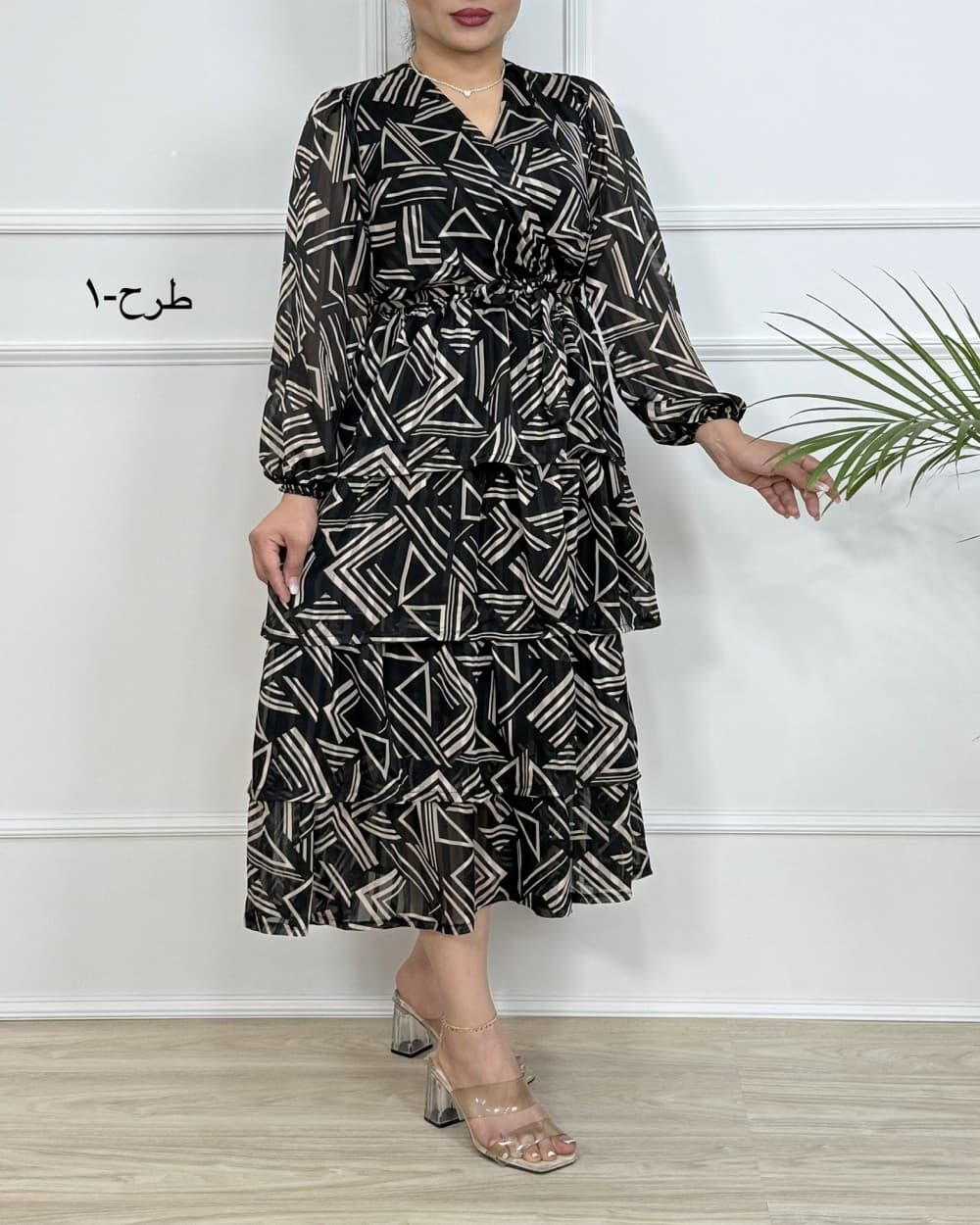 پیراهن الارا _ کد 094 ( حریر طرحدار طبقه ای )