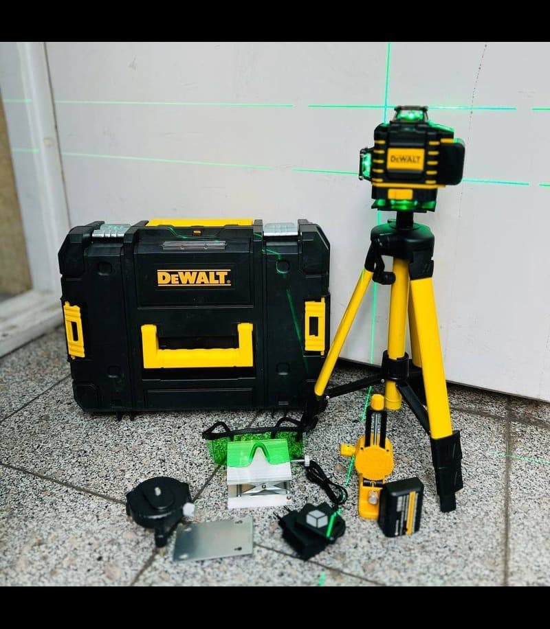 تراز لیزری 4 خط 16 لاین نور سبز پایه دار ریموت دار طرح دیوالت مدل m16