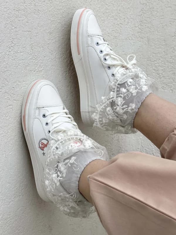 ونس گلدوزی moon