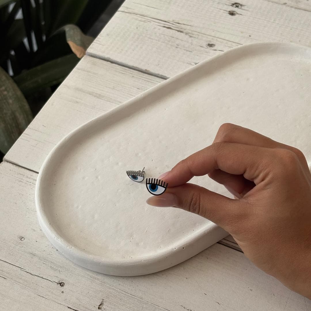 گوشواره میخی طرح چشم کیارا کد E11