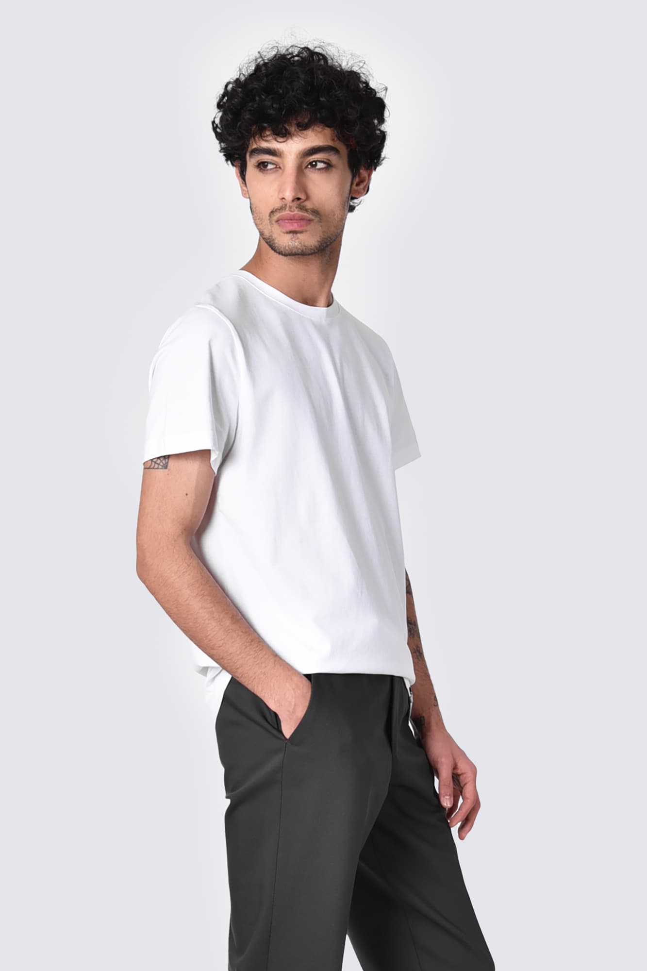 تیشرت آستین کوتاه یقه گرد بیسیک