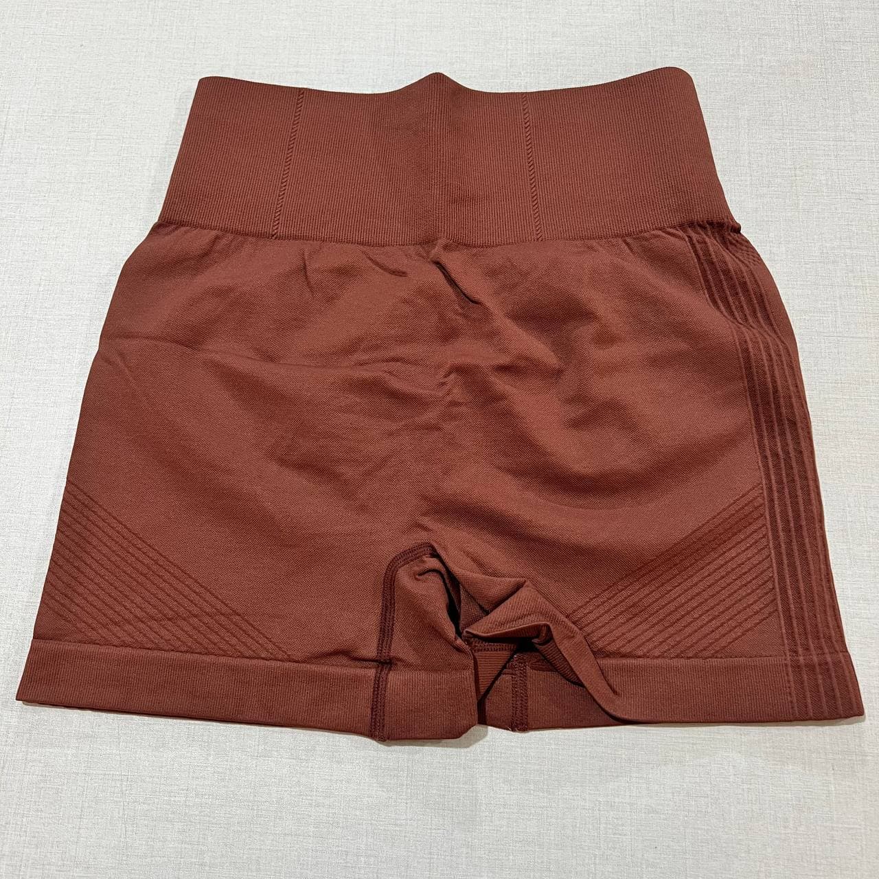 بایکر ورزشی زنانه کوتاه کمرگنی اسلیم فیت کد ۱۶۰۴۶