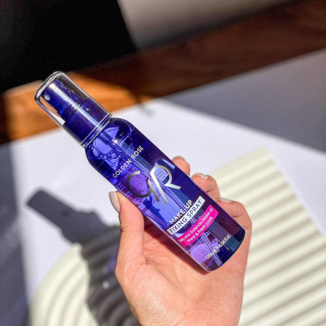 اسپری تثبیت کننده و فیکساتور آرایش گلدن رز