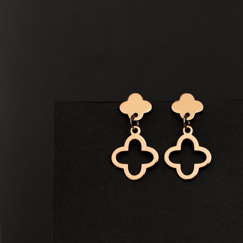 گوشواره میخی طلا 18 عیار زنانه قو طلایی طرح ونکلیف مینیمال