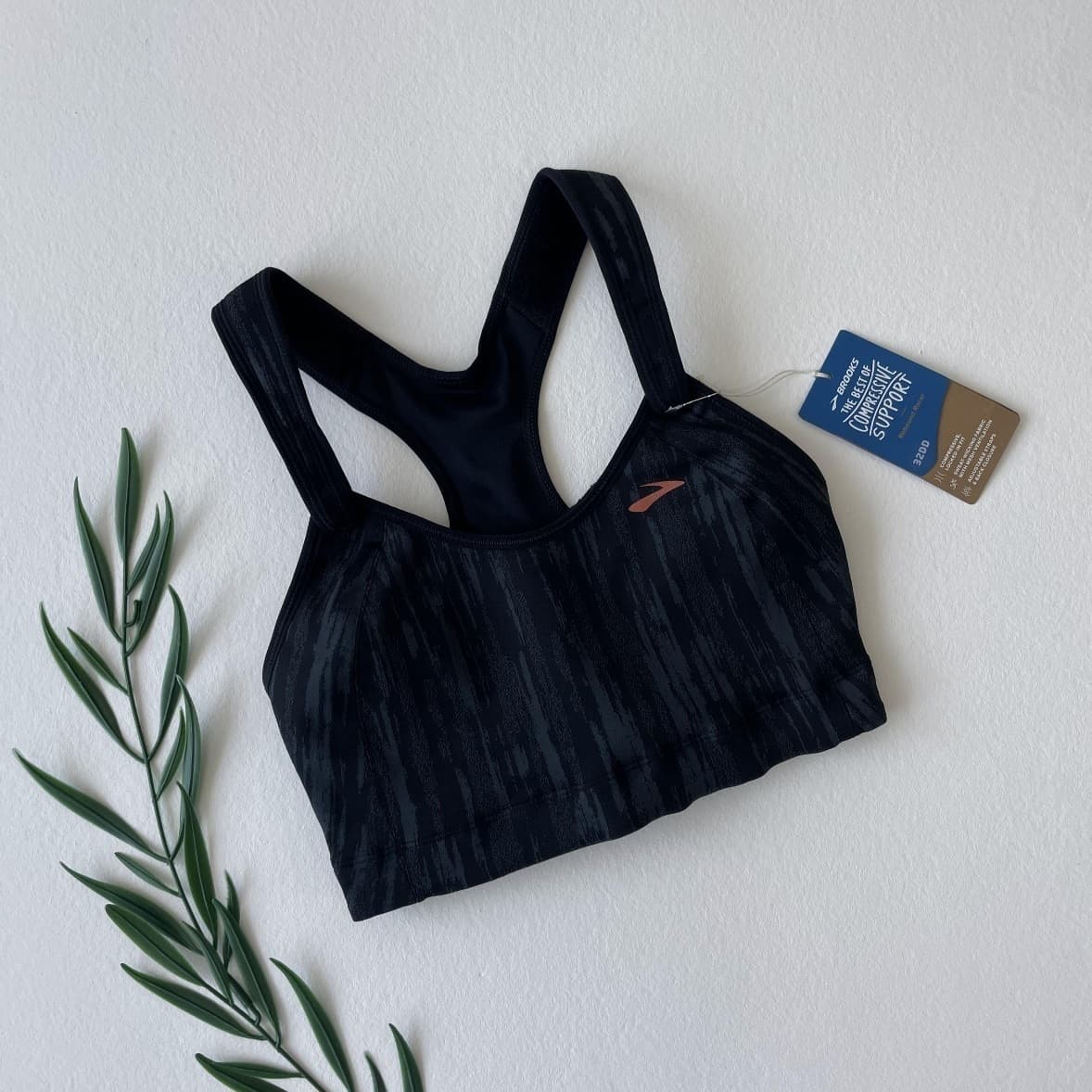 نیم تنه ورزشی زنانه برند BROOKS