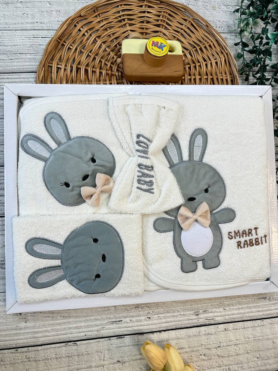 ست حوله جعبه ای تبریز طرح خرگوش پاپیونی نوزادی و کودک کد 335015