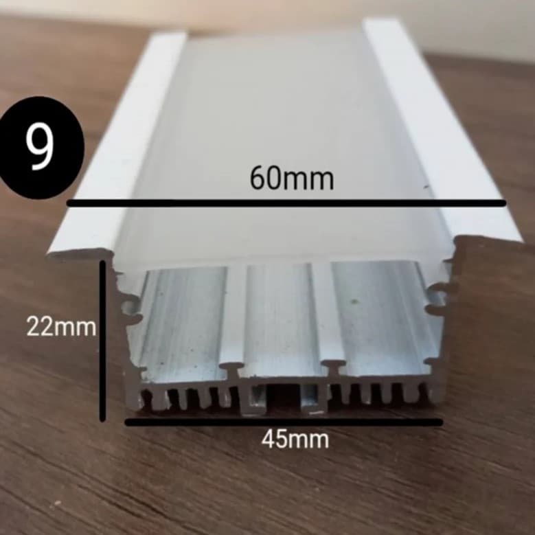 قاب چراغ لاینی کد ۹ توکار ۳ ردیفه رویه ۶ سانت برش ۴۵ میل
