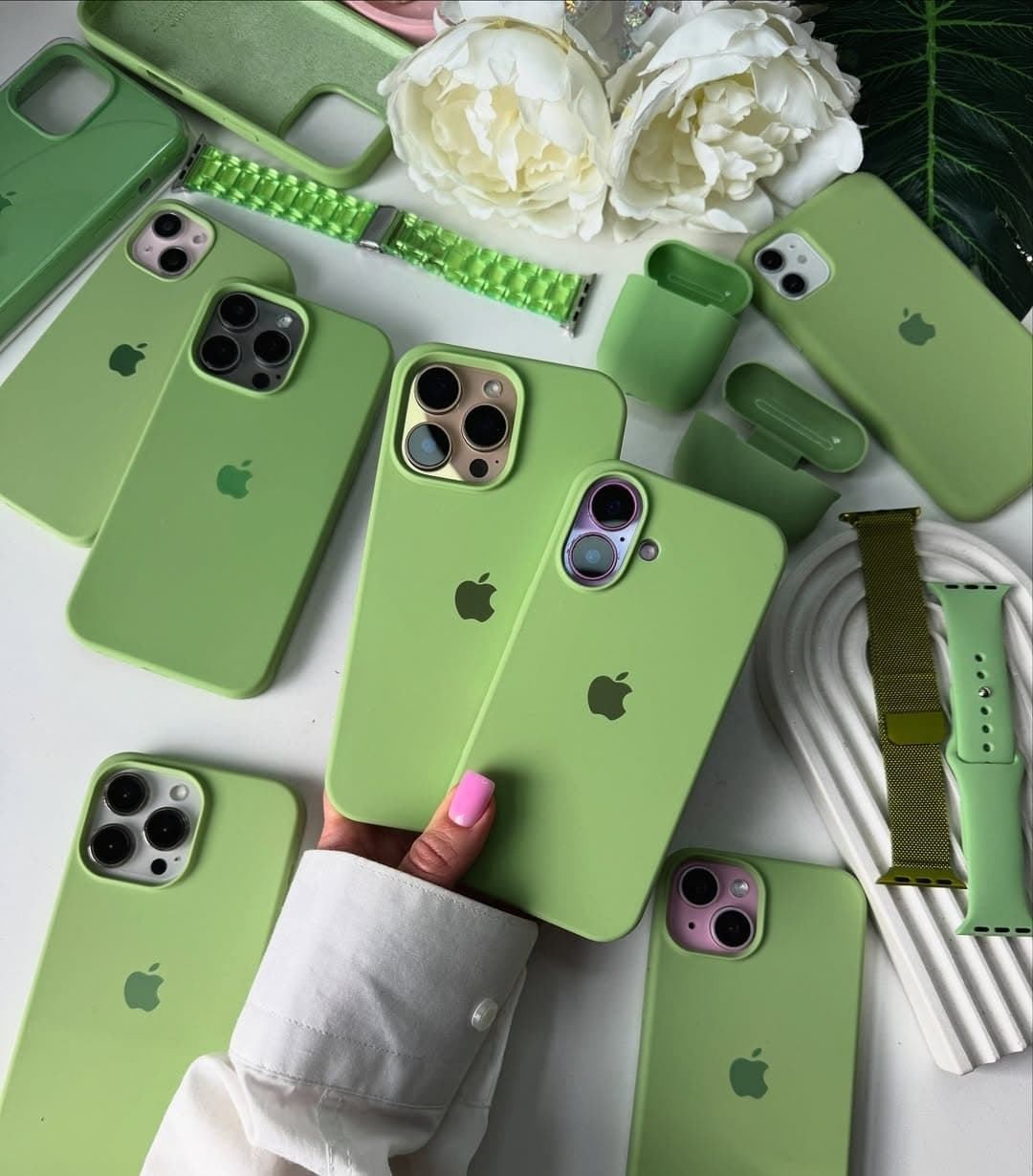 قاب سیلیکونی اورجینال بدون محافظ لنز سبز مغز پسته ای