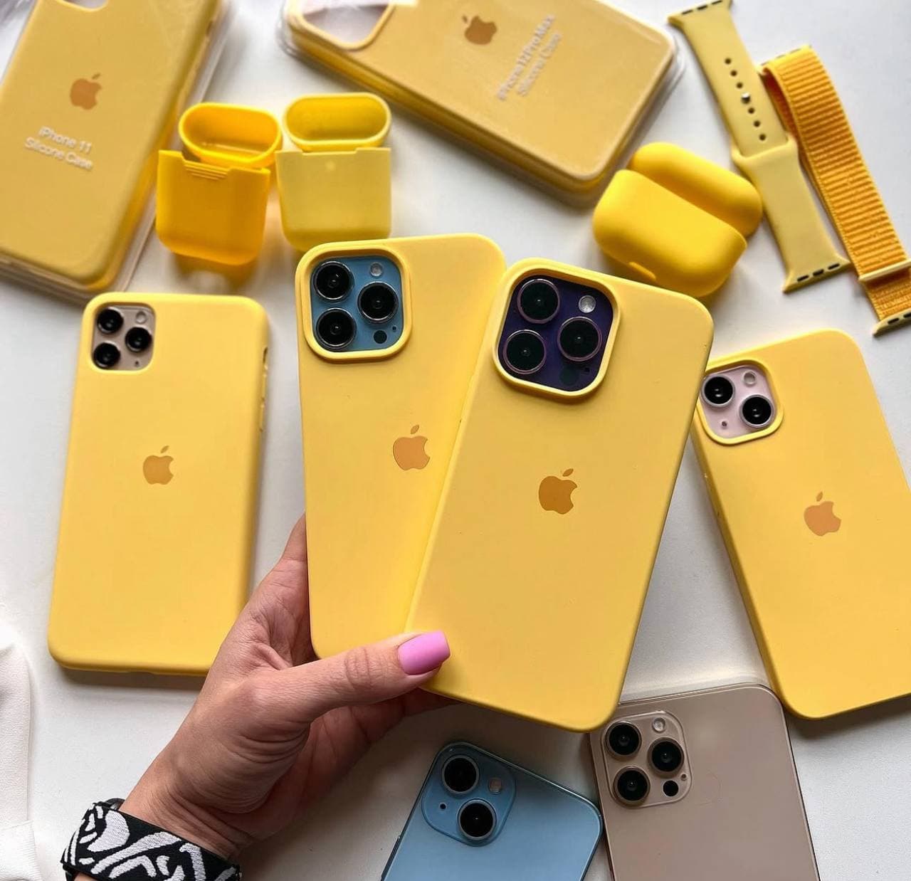 قاب سیلیکونی اورجینال بدون محافظ لنز زرد