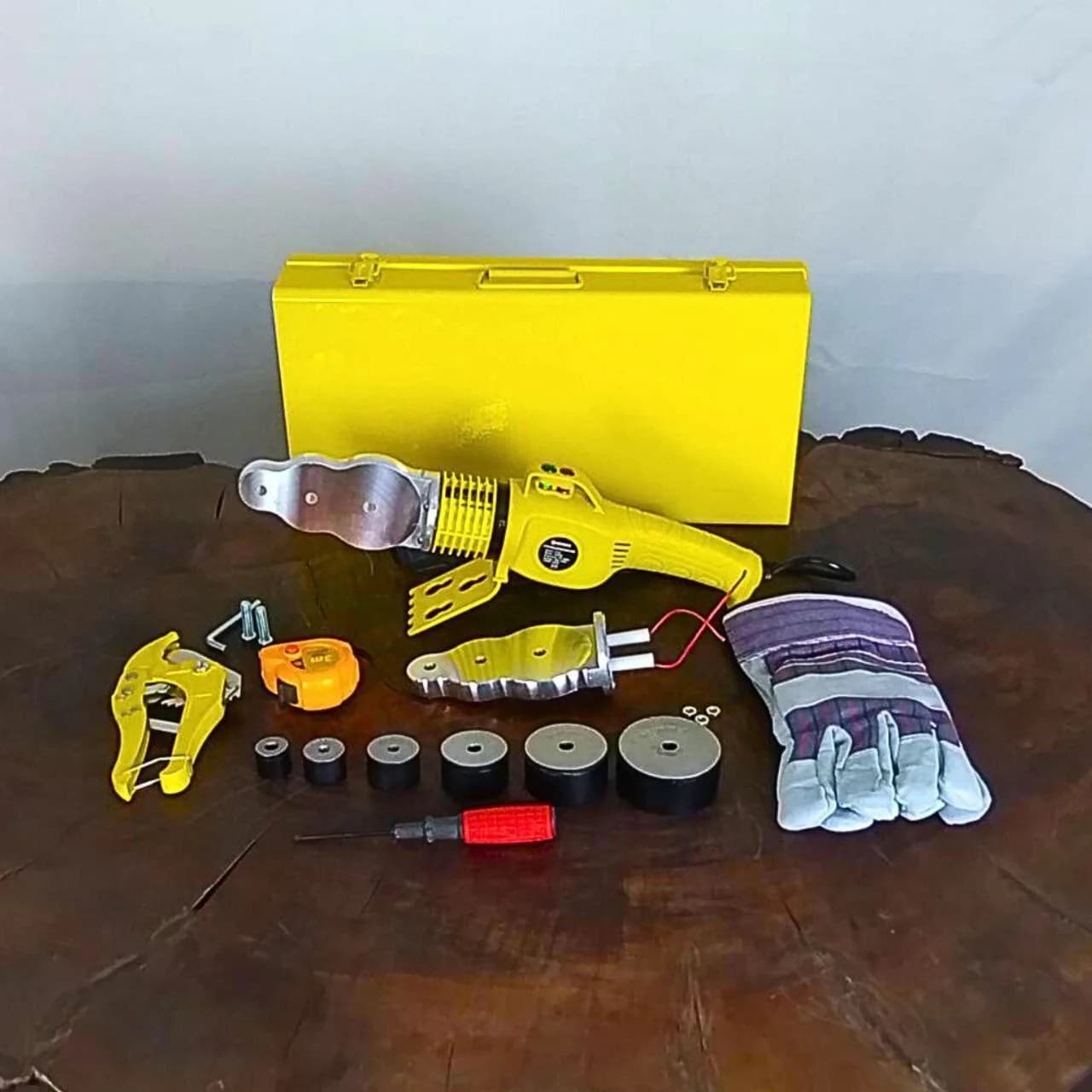 اتو لوله سبز اینتیمکس مدل 0722 ظرفیت ۲۲۰۰ وات با لوازم کامل