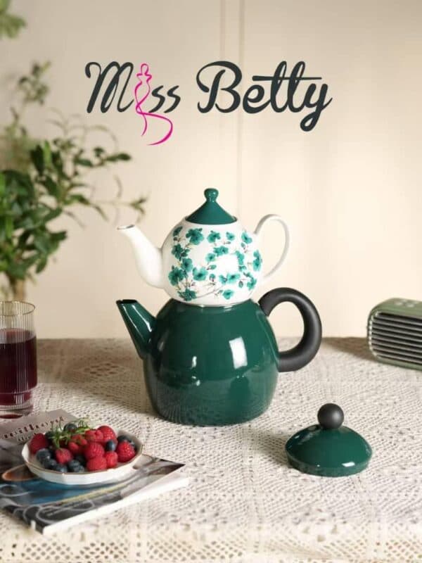 ست کتری قوری لعابی طرح تایلندی میس بتی miss betty به همراه 4 عدد لیوان