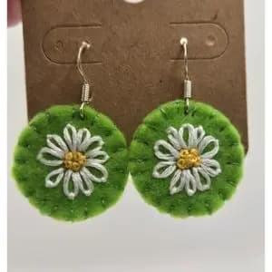 گوشواره طرح گلدوزی