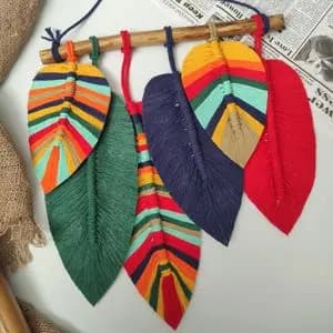 دیوارکوب رنگین مکرومه طرح رنگین کمونی