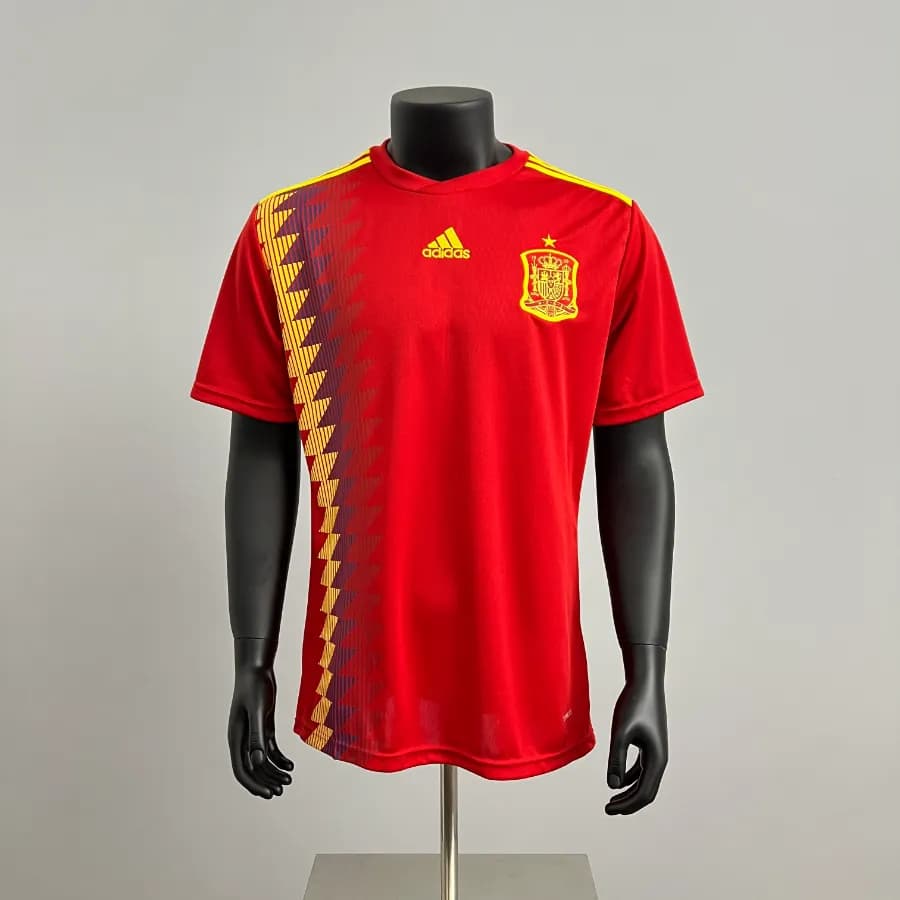 لباس کلاسیک اسپانیا 2018 کیت اول