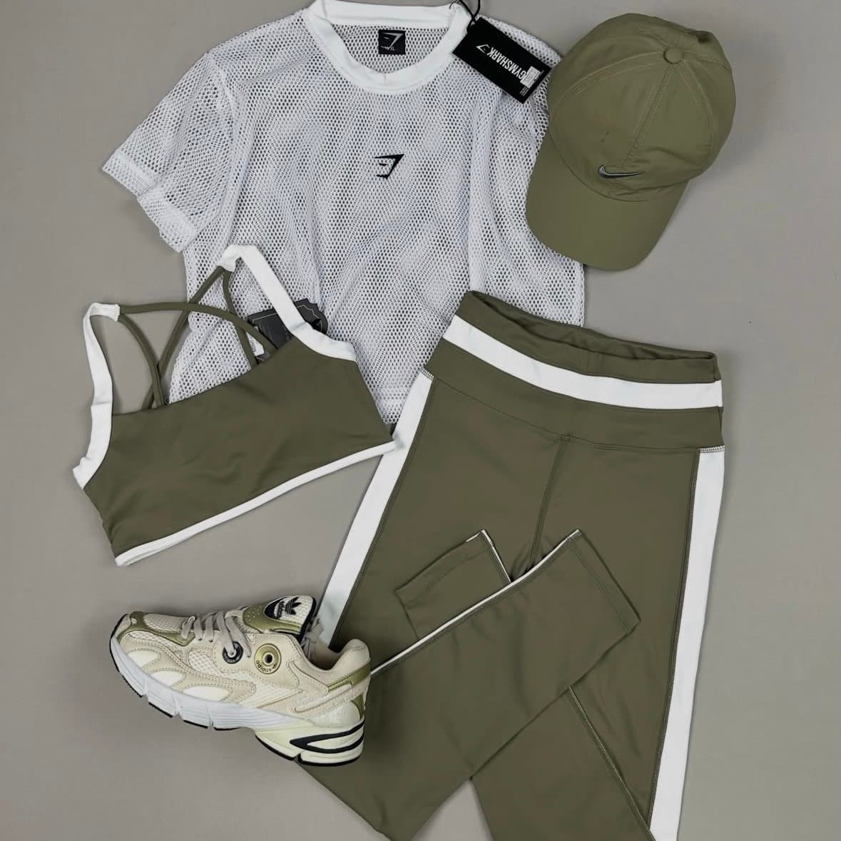 ست پیشنهادی زیتونی/سفید