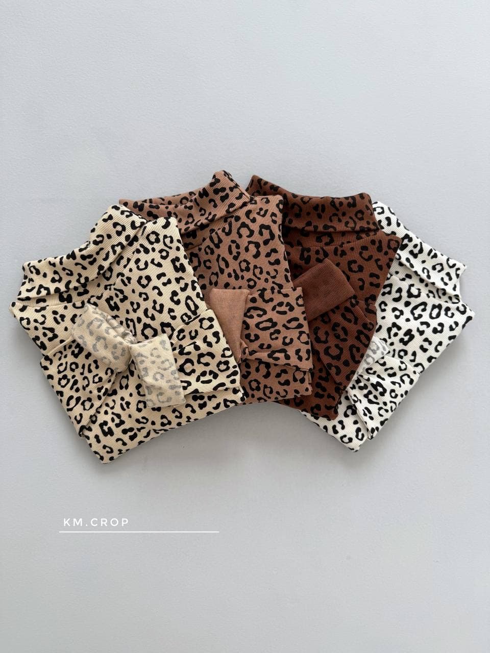 بلوز یقه اسکی پلنگی