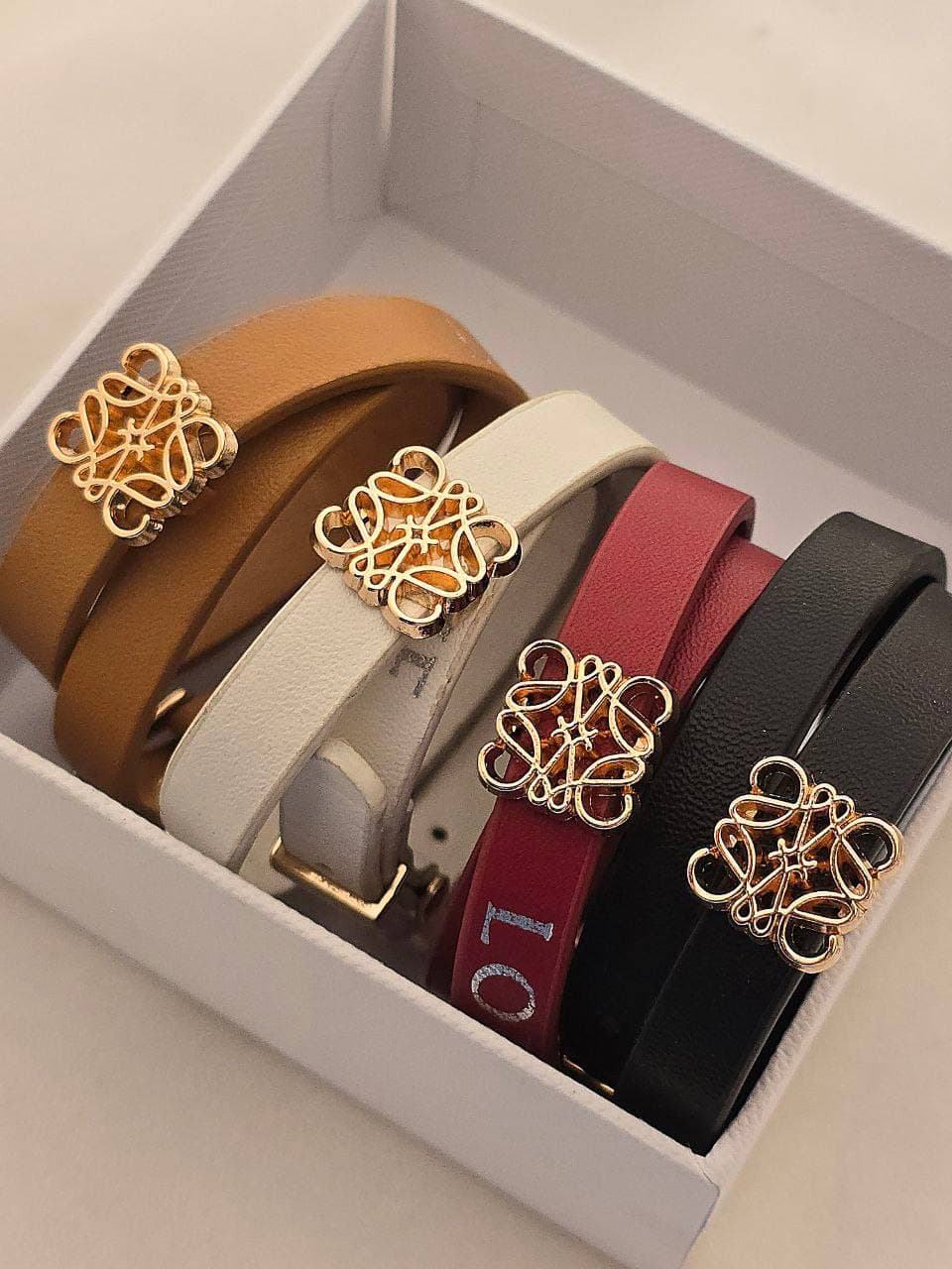 دستبند چرم وارداتی loewe دو دور