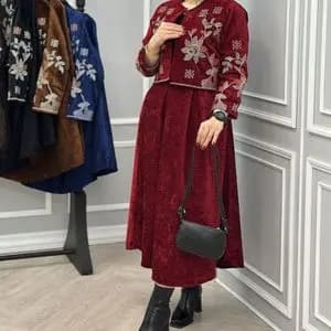 کت و دامن گیتی نورا