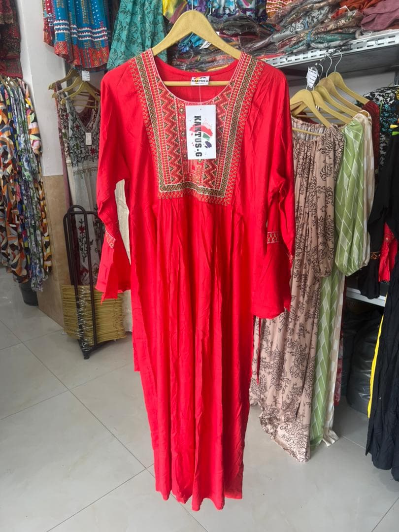 پیراهن هندی گلدوزی شده کد ۷۴۹۹