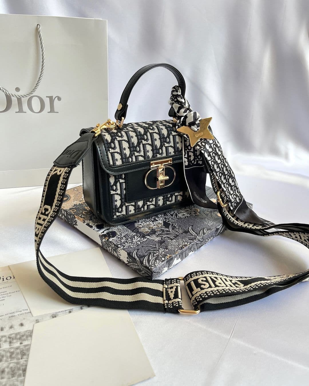 کیف مجلسی دخترانه دستی و دوشی زنانه مارک dior اسپرت روزانه مینی بگ مستر کوالیتی a++