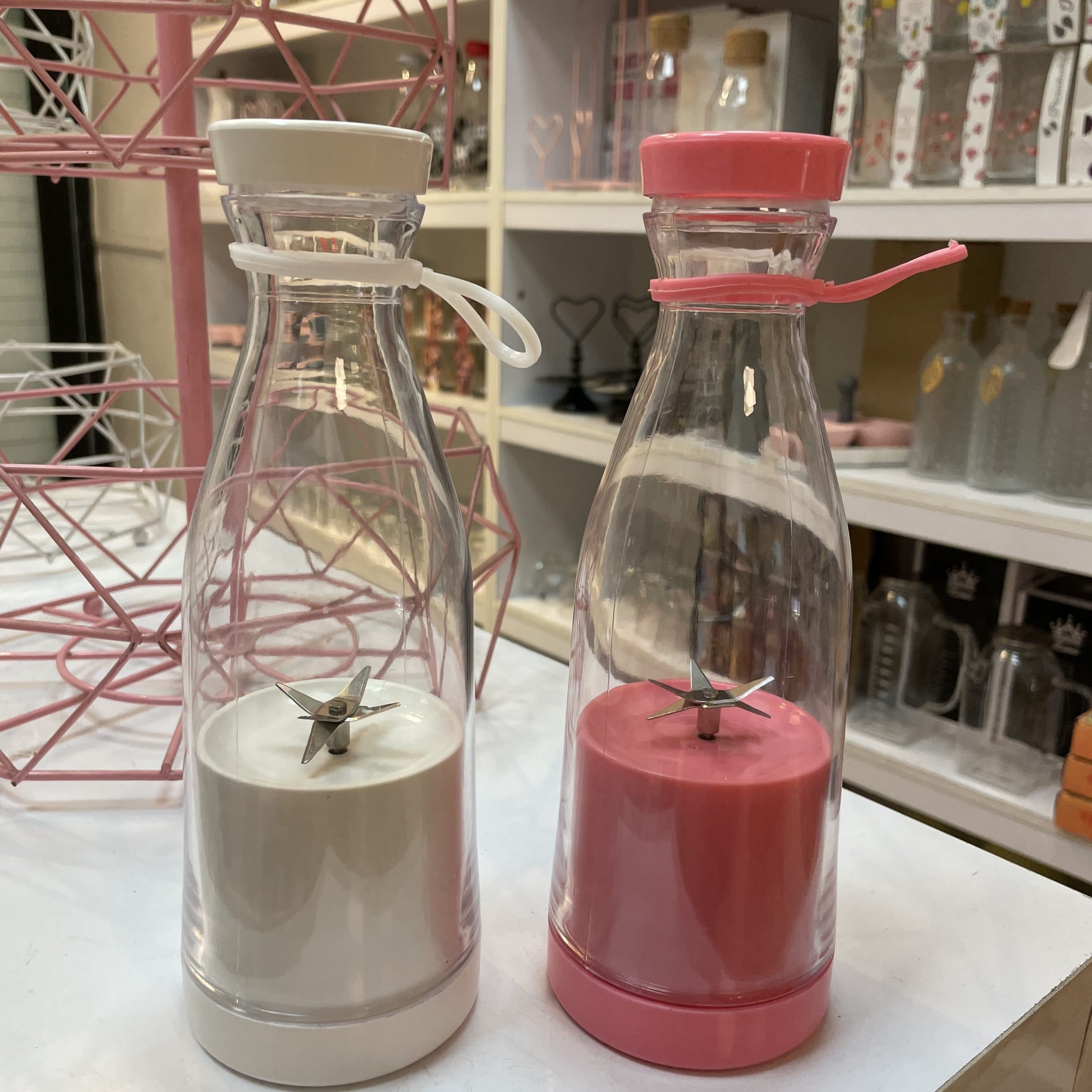 شیکر شارژی مدل Mini Juice ظرفیت ۴۲۰ میل