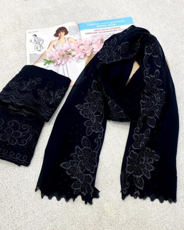 شال کرپ مجلسی لبه گلدوزی