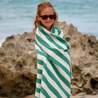 حوله پلاژ با کیف گرین پتیشن دلمور کرم 142×76 سانتی