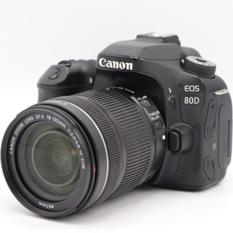 دوربین عکاسی کانن دست دوم Canon EOS 80D Kit 18-135mm f/3.5-5.6 IS Stm(36000 شات)