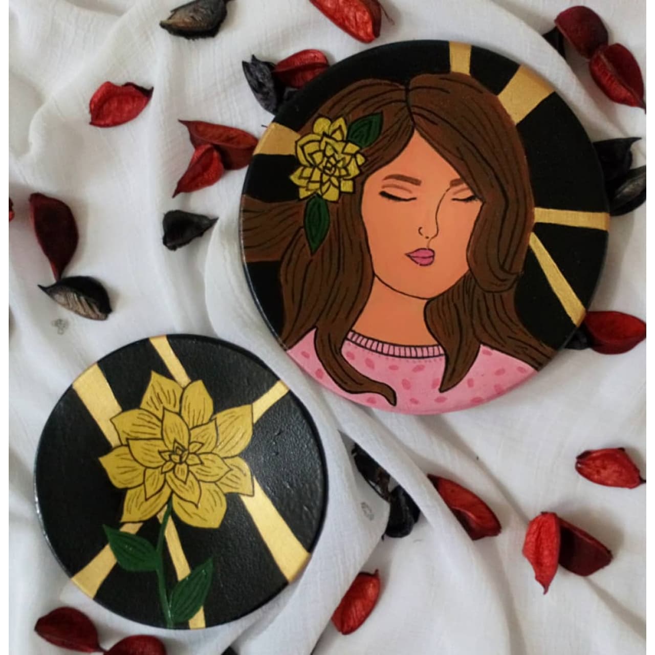 بشقاب سفالی دیوارکوب تم دخترونه دو تکه کد 1241