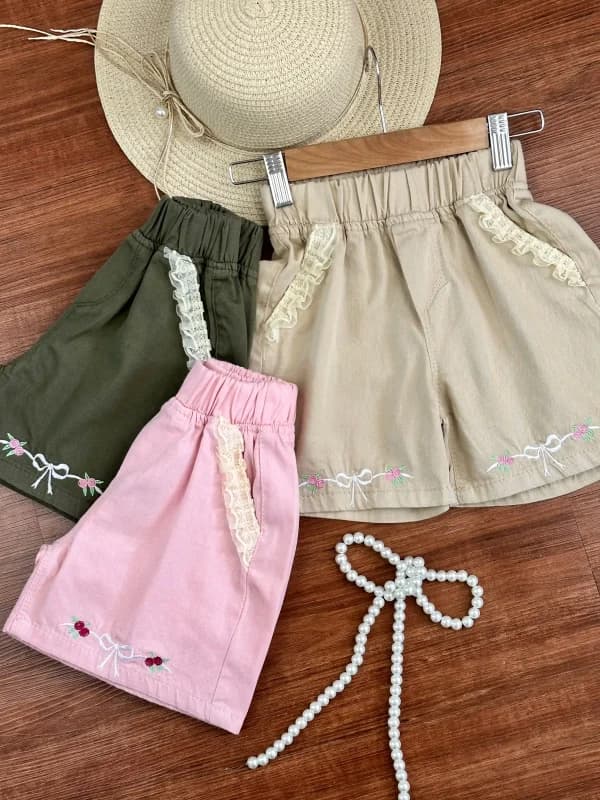 شلوارک کتان پاپیونی گیپور دار