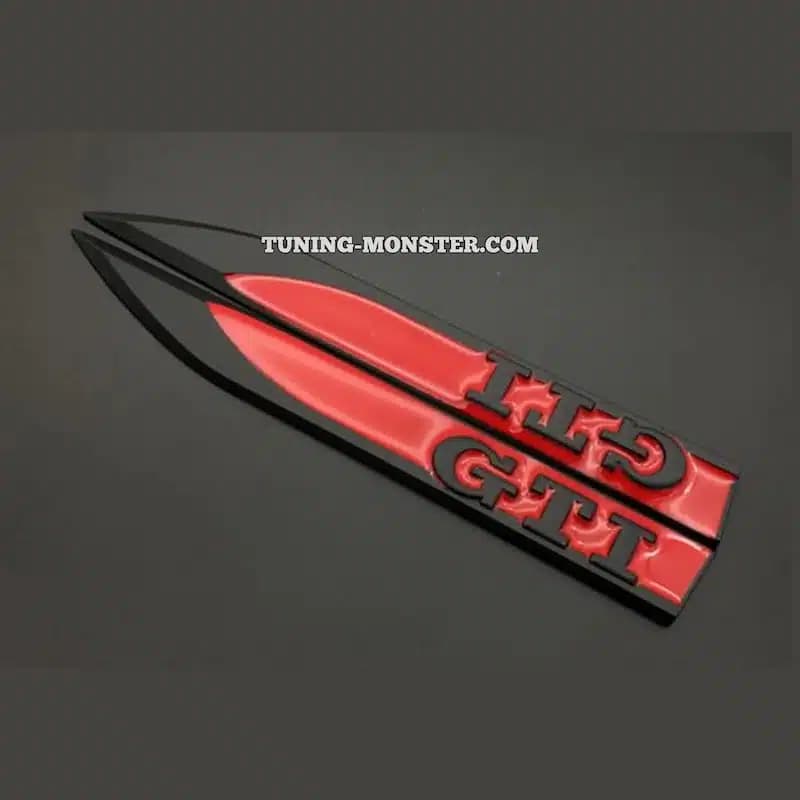 آرم فلزی روی گلگیر GTI مشکی قرمز