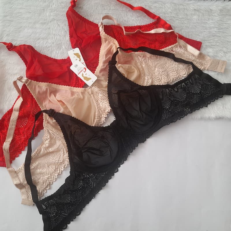 سوتین پرسی فنردار برند کرالاستر سایز ۷۵ تا۹۰جنس توری دانتل