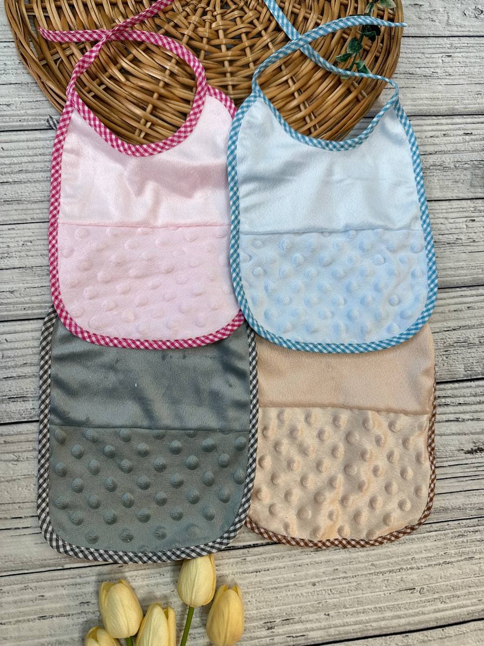 پیشبند مخمل نیمه حبابی ساده نوزادی و کودک کد 49009