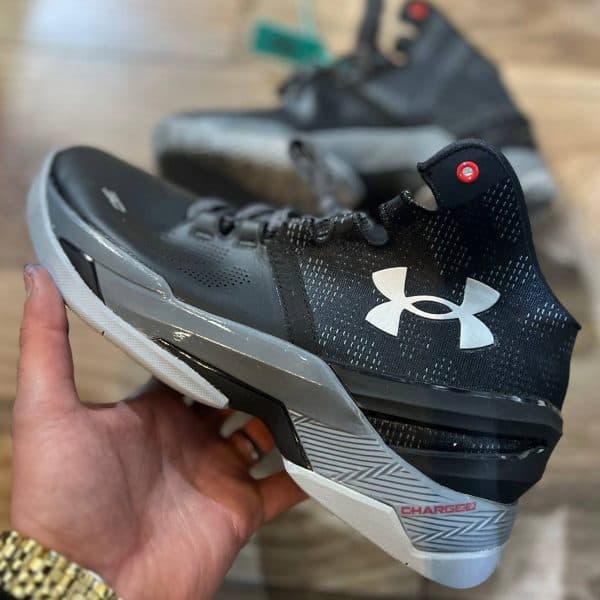 کتونی آندرآرمور بسکتبالی کد ۹۰۰۷۰