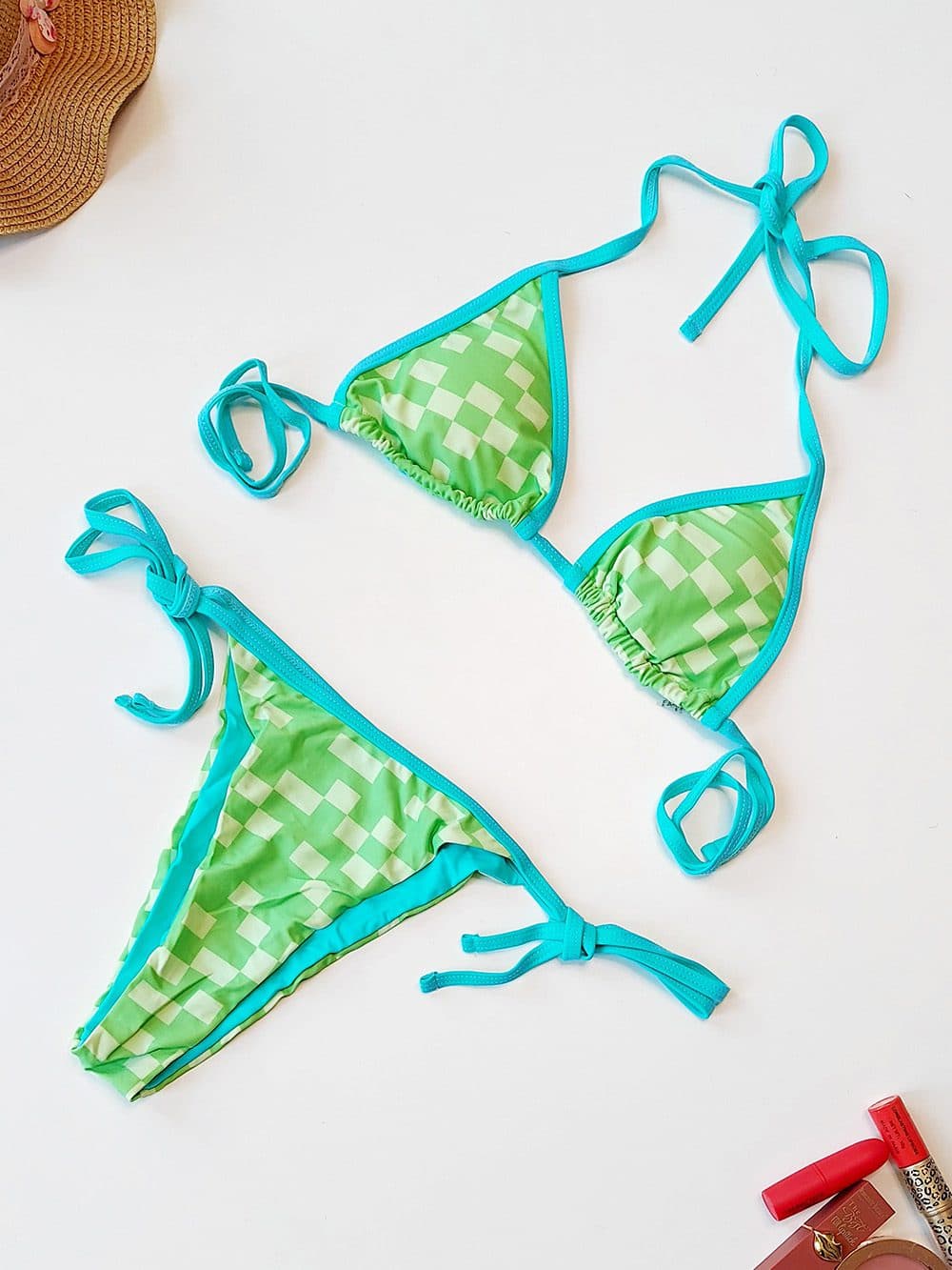 مایو بیکینی زنانه شاد سبز رنگ طرح چهارخانه شین ( shein ) کاپدار و بندهای گرهی
