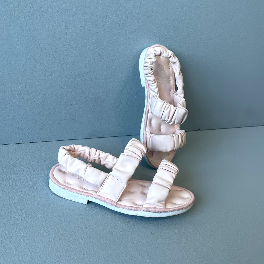 صندل دخترانه برند BLOWFISH