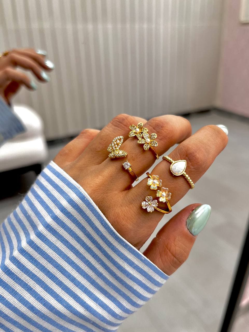 انگشتر طرح طلا آیسان