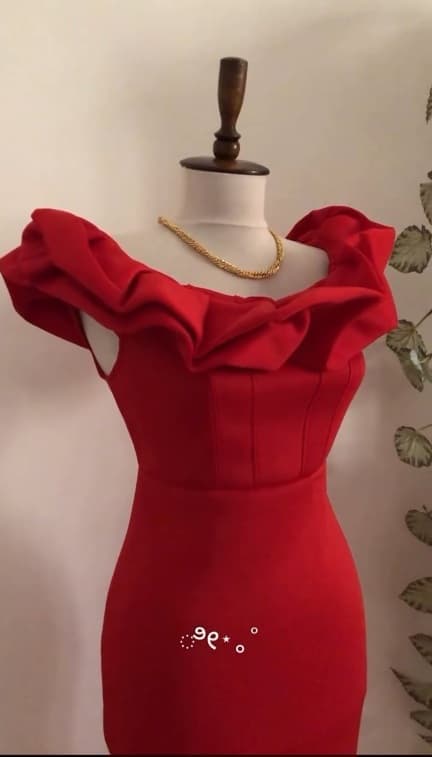 لباس شب با یقه خاص و شیک جدید قرمز ۱۹۵۴